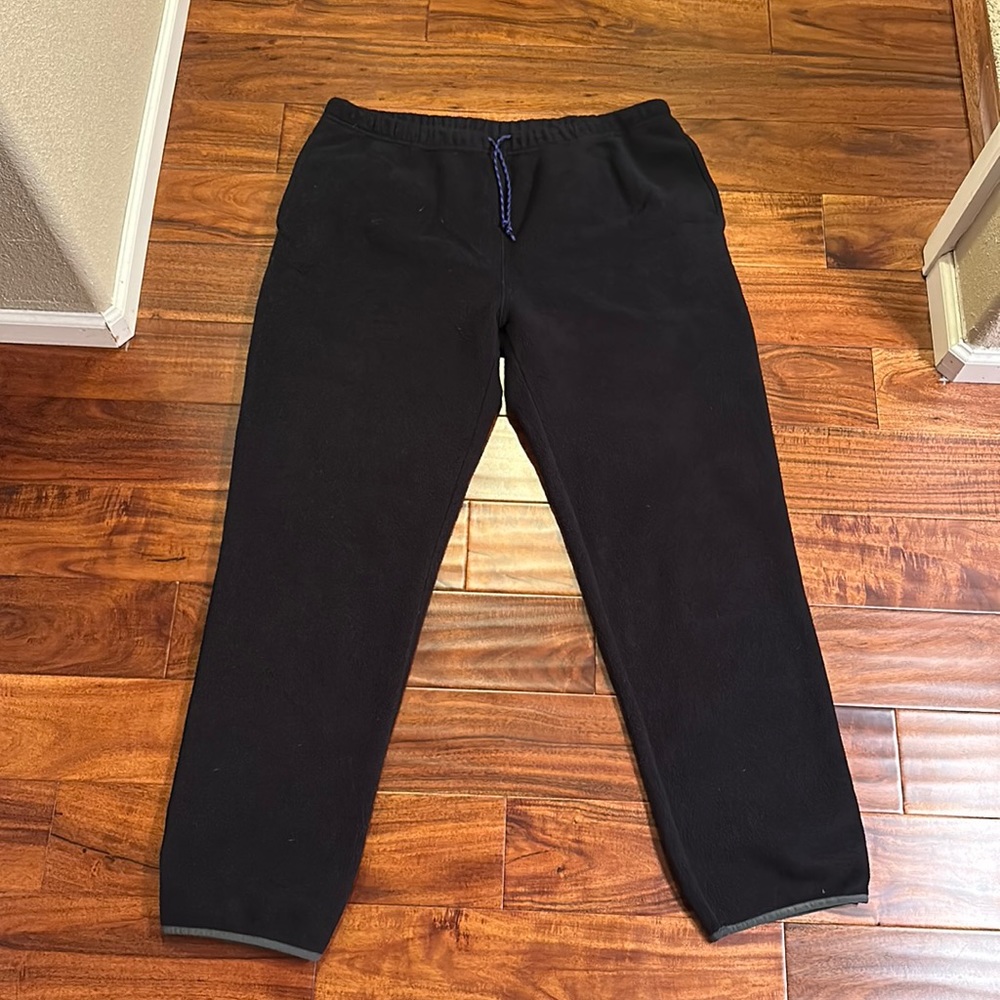 Men’s Patagonia Synchilla Black Pants. Size XL